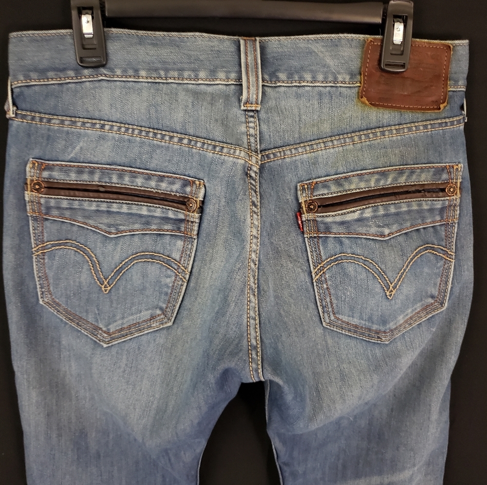 COPY - Levi's 514 Blue Distressed Jeans Size 33